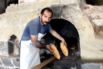 Tarihi Tabyada 130 Yıl Sonra Yeniden Ekmek Pişirdiler