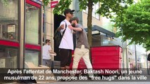 Manchester: un jeune musulman offre des 
