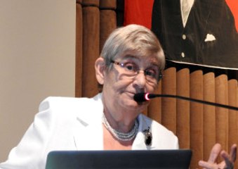 Avuç Içi Kadar Pide Yiyin"