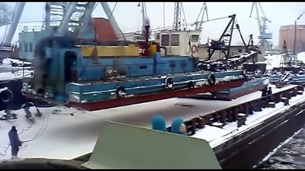 unbelievable heavy equipment fails videos, amazing crane lifting fail