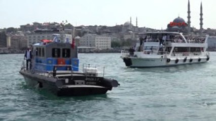 Tur Teknesinden Boğaz'a Atladı