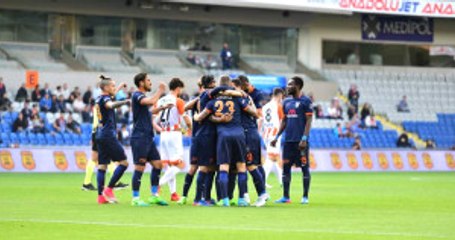 Süper Lig'de Medipol Başakşehir, Adanaspor'u 2-1 Yendi
