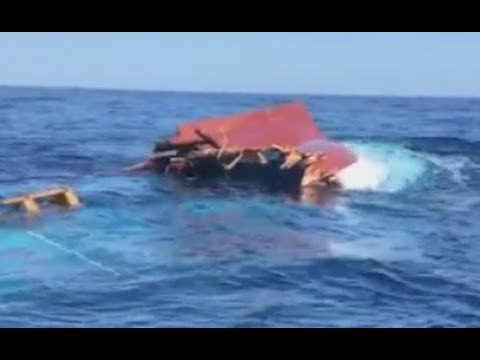 Mazara del Vallo (TP) - Collisione mercantile-peschereccio, recuperati superstiti (27.05.17)