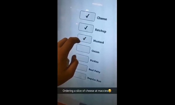 Il commande 1 seule tranche de fromage dans un McDo.