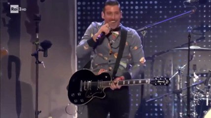 Francesco Gabbani - Tra le granite e le granate & Occidentali's Karma @ 1M2017 (subtitled)