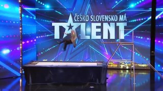 Is That Safe! Comedy TRAMPOLINER Has Judges in Stitches! _ Got Talent Global-ER5JQwhdmRY