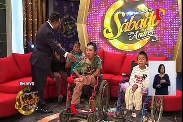 David Villanueva dio muestra de su dote musical en Porque Hoy es Sábado