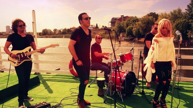 DANIELA GYORFI feat ASU si BOBY - Mai da-mi o sansa...official Music video