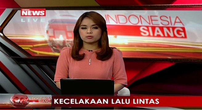 Usai Nabrak Motor, Mobil Ini Langsung Nyemplung ke Sawah