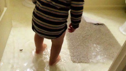 Baby Floods the House!-CWgomBQzUyc