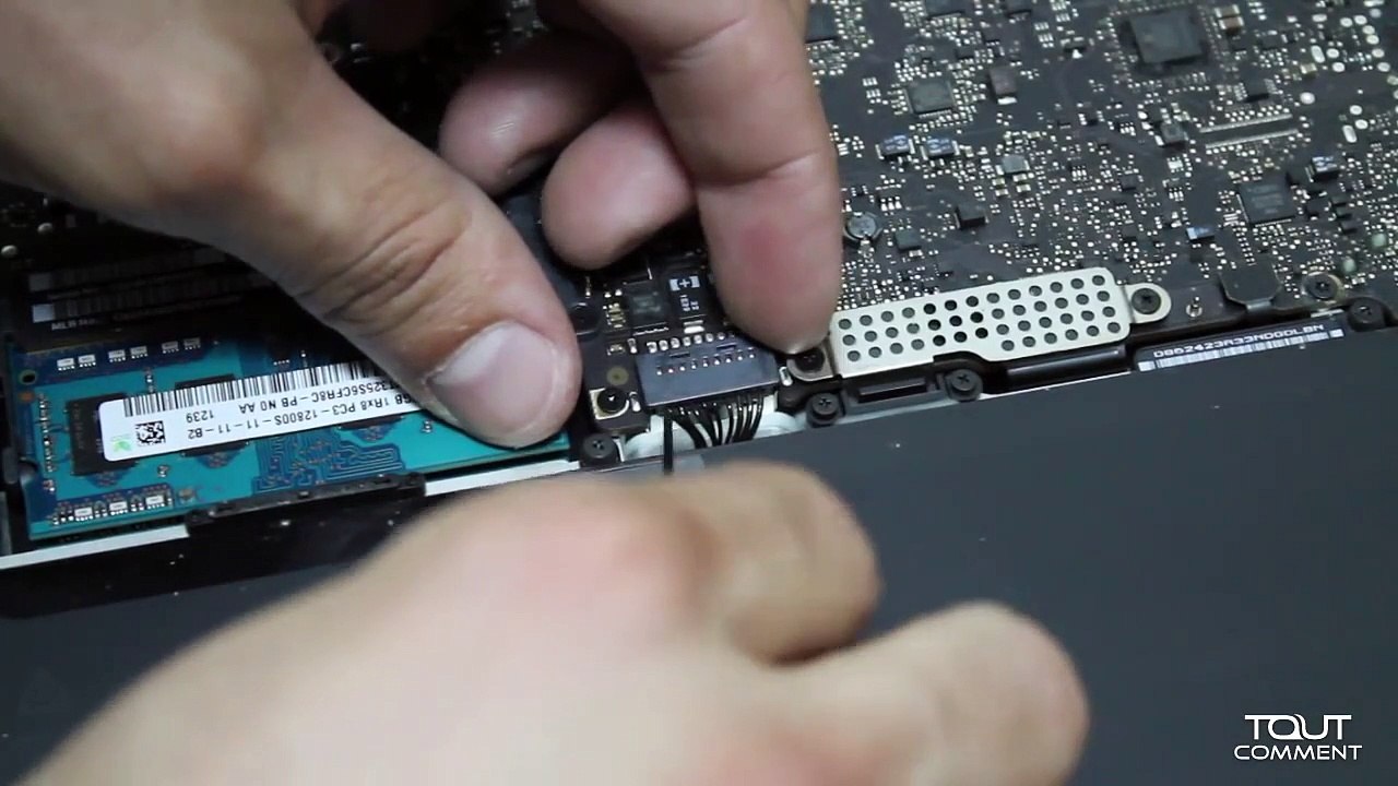 Comment changer le disque dur de mon MacBook Pro-wlKzxLdwvGk