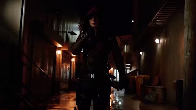 Arrow Season 3 EC Clip - 'Second Skins - Creating The Uniforms Of Arrow - Flexibility Of The Cost