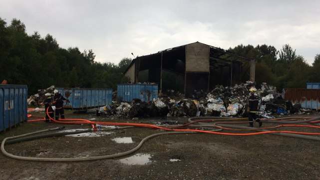 Incendie dans un entrepôt à La Suze