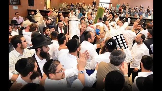 Synagogue In Aventura - Torah Dedication