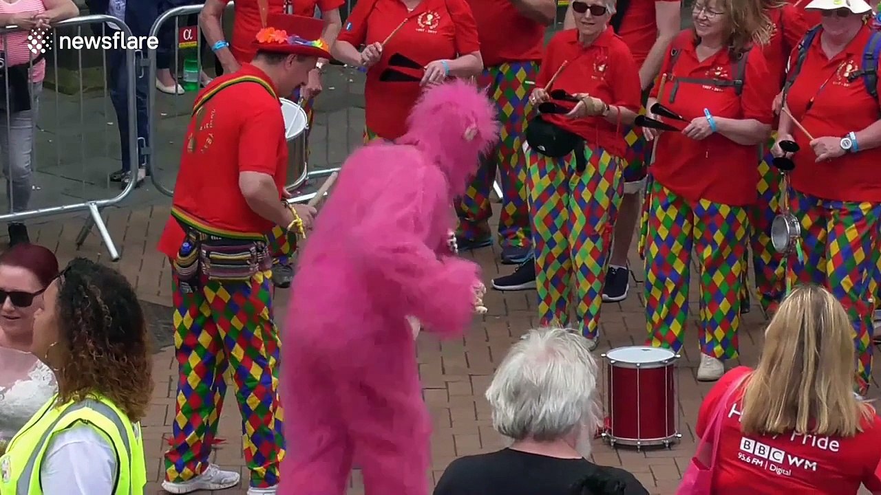 Thousands join in Birmingham Pride 2017