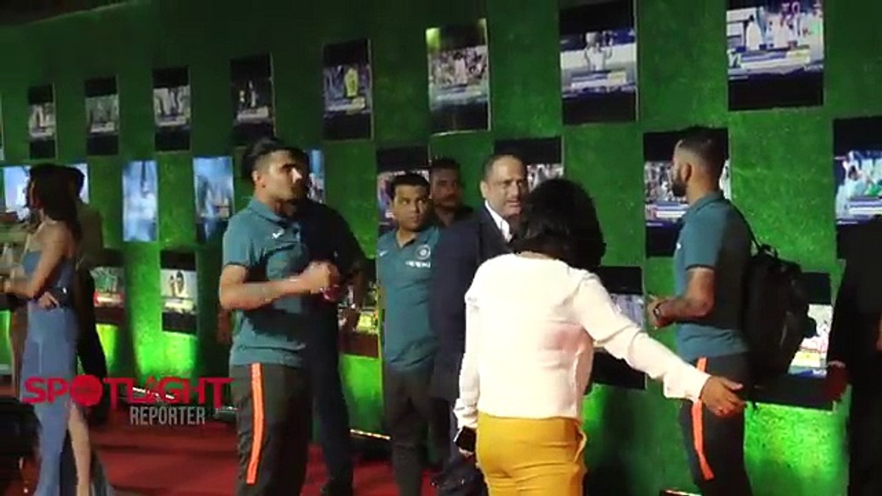 Indian Cricket Team At Sachin Movie GRAND Premiere  MS Dhoni, Yuvraj Singh, Virat Kohli, Ashwin - 2017 Full HD
