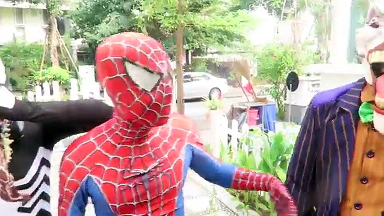 Spiderman SAW a Casper Ghost! Joker Hulk Venom Ghost Chase Spiderman Funny Children Movie