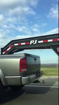 Un camion transportant de la cargaison lourde aux Etats-Unis