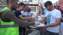 Şırnak Silopi'de Sokakta Ilk Kez Iftar Sofrası Kuruldu