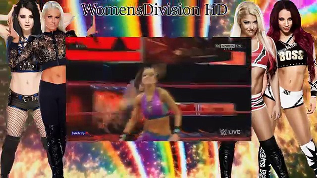 WWE RAW 08-22-16 Bayley vs Dana Brooke