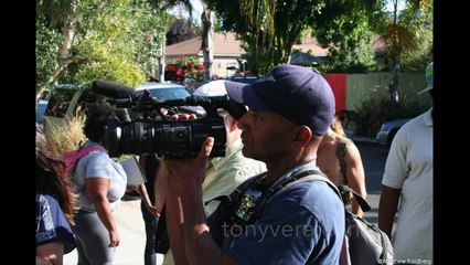 Val Kilmer the cameraman at LAX