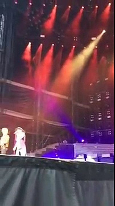 Guns n' Roses - Black Hole Sun - GNR Tribute To Chris Cornell 27.5.2017