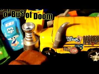 Lightning McQueen the Car in Cars3  Thunder Hollow Speedway with Miss Fritter VS The RipLash Racers