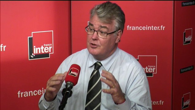 Jean-Paul Delevoye au micro de Patrick Cohen