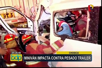 Chosica: miniván impacta contra pesado tráiler y deja dos heridos