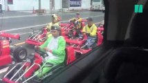 À Tokyo, Hugh Jackman s'est retrouvé au milieu d'une vraie partie de Mario Kart