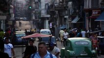 A Cuba, les bas salaires poussent les diplômés hors des bureaux