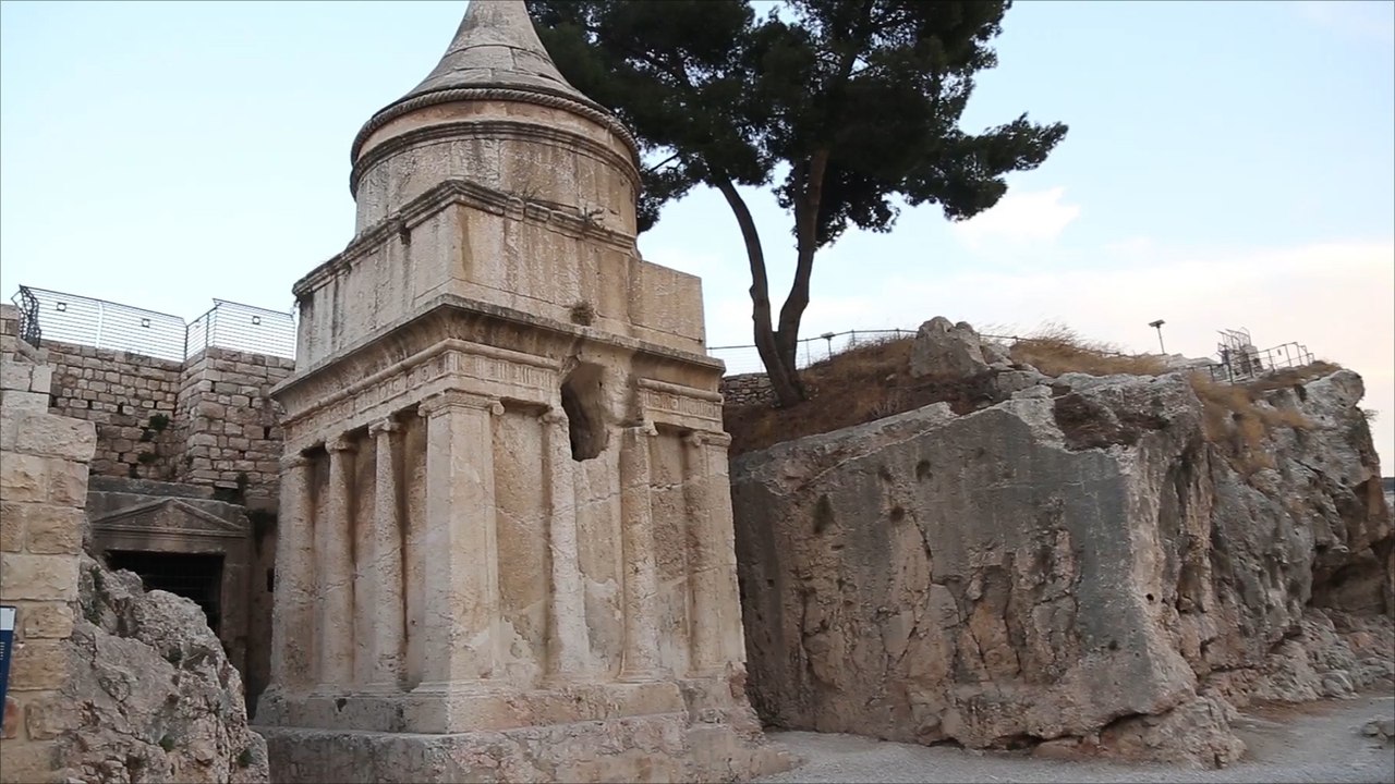 آثار يونانية باقية في القدس