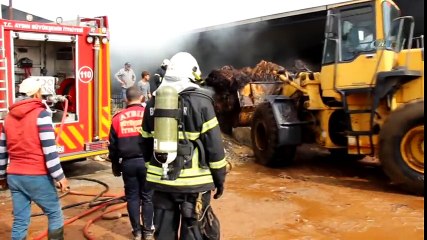 Depodaki 300 Ton Kuru Ot Yandı