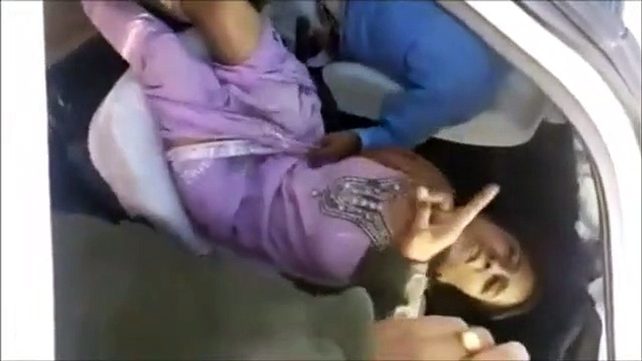 OMG!!! Boy and Girl caught in Car - Embarrassing