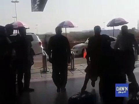 Abid Sher Ali Faces GO NAWAZ GO Chants At Airport