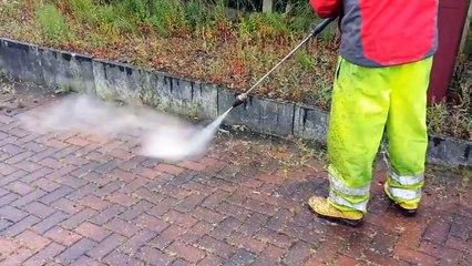 Basınçlı su temizleme makinesi  ile yol temizlemek