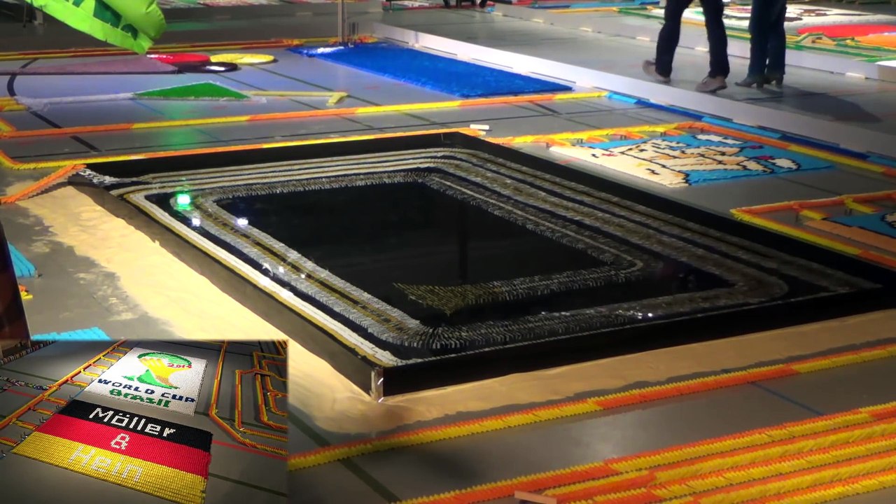 500,000 Dominoes - The Year in Domino - 3 Guinness World Records