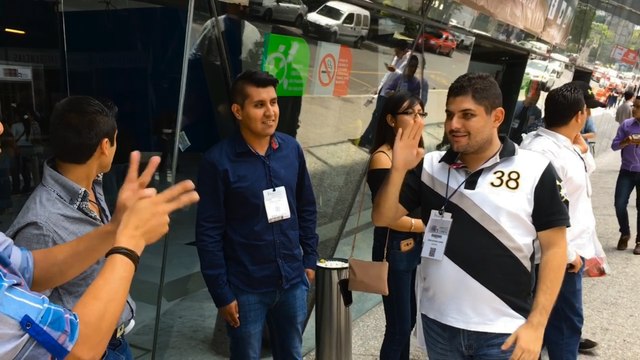 Rezago educativo en sordos por poca adopción de lenguaje de señas