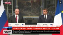 A côté de Vladimir Poutine, Emmanuel Macron accuse des médias russes d’avoir été des “des organes d’influence”