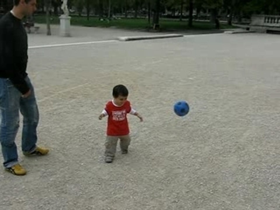 Video Tim jardin de la fontaine nimes 1 23aout07