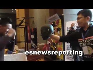 Leo Santa Cruz Showing Off Skills in China - EsNews Boxing WBC Kuumming