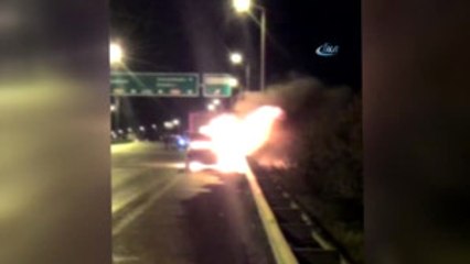 Başkent'te Seyir Halindeki Otomobil Alev Alev Yandı