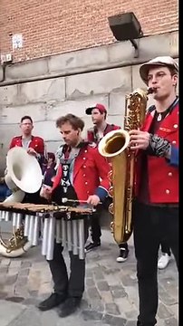 La fanfare électro qui joue un morceau de Laurent Garnier en public