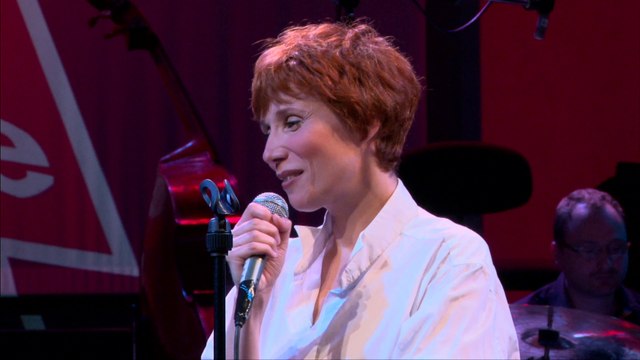 Reaching for the moon par Isabelle Georges - 42e Rue