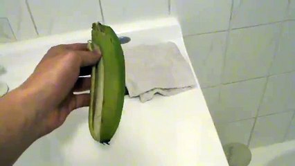 How To Peel a Banana the Fastest Way