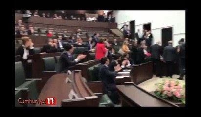 Erdoğan'ın ilk grup toplantısında AKP grubunda kavga çıktı