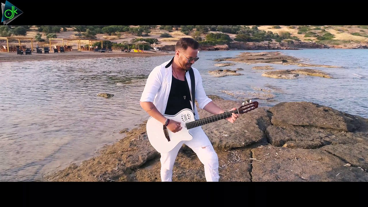 Ηλίας Βρεττός - Ούτε Μέρα Mακριά Σου (Official Video Clip)