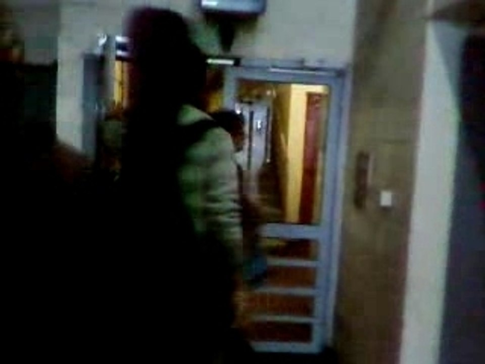 LOUIS ARRIVE AU STUDIO