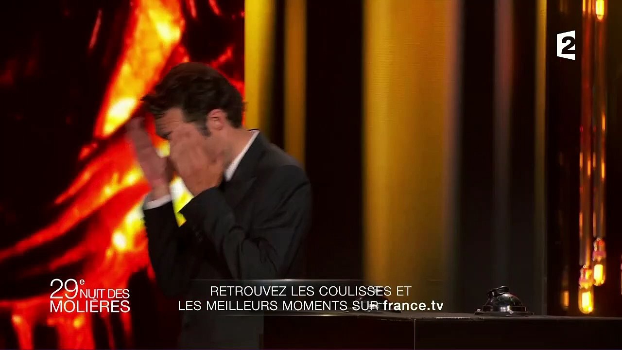 Molières 2017 : Vincent Dedienne coiffeur de Nicolas Bedos pendant la fausse pub