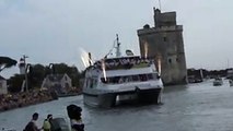 Les joueurs de la Rochelle salués par les supporters